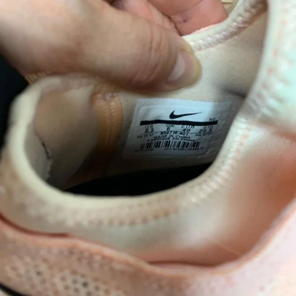 Women's  Tennis Nike Air Zoom Ultra React HC in Peach Size 8.5 - Picture 10 of 10